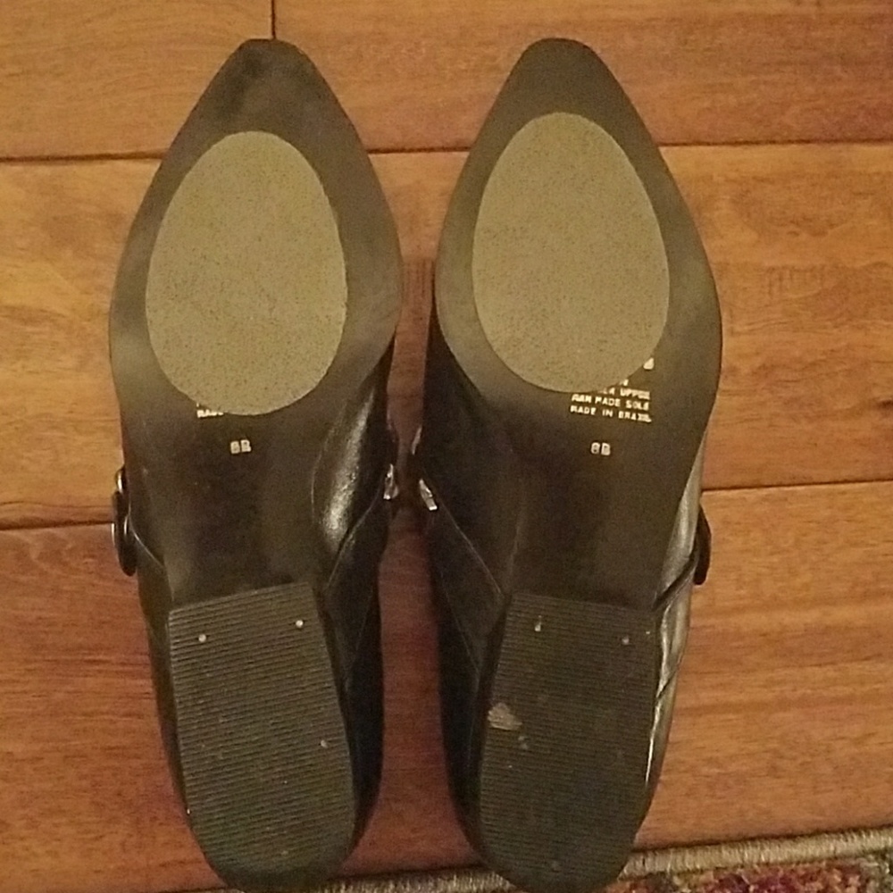 Shoes - Picture 4 of 4